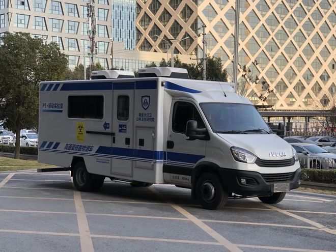 急救系列-宇通醫(yī)療車 應(yīng)急醫(yī)療車的新標(biāo)桿